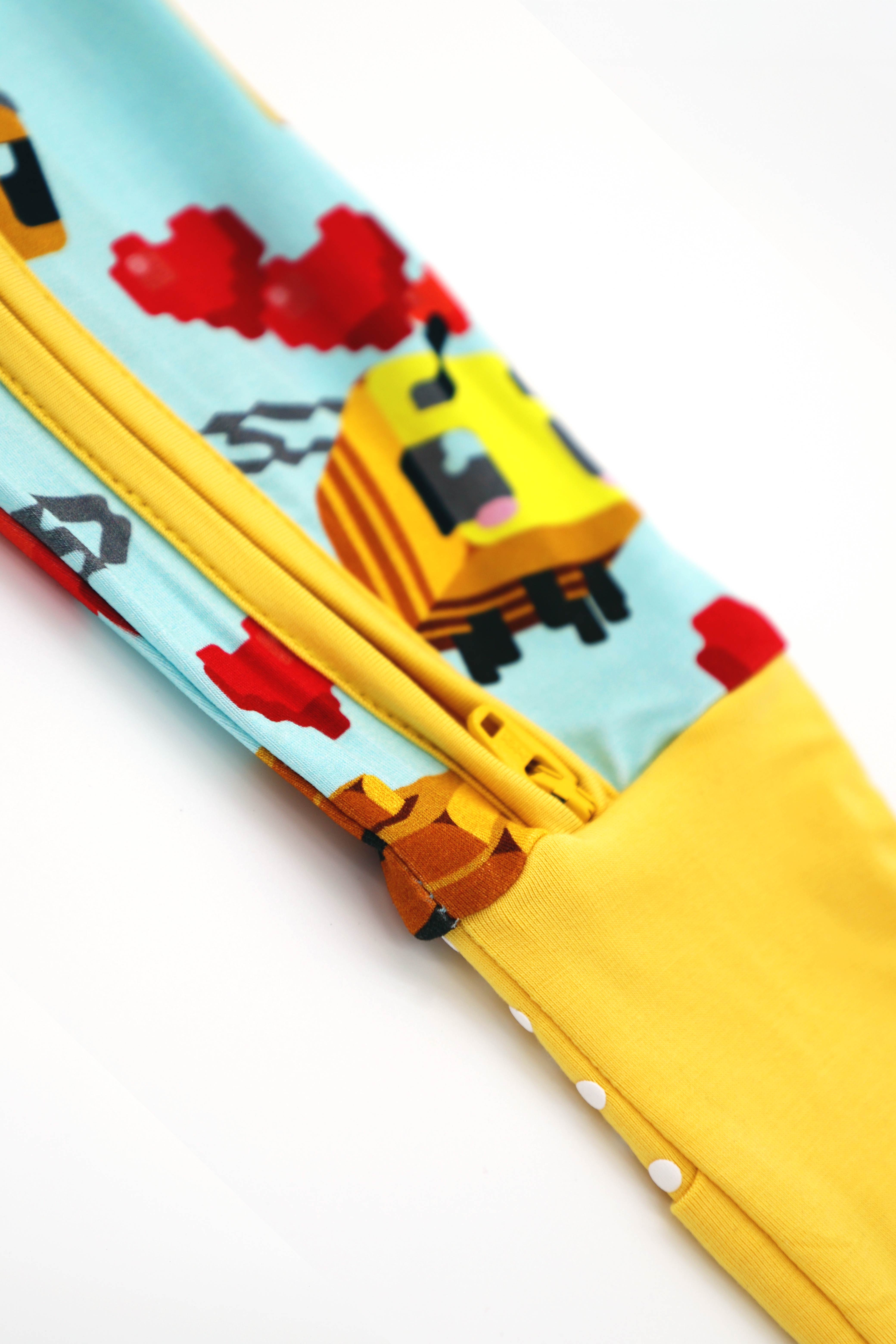 'Fans Only' Minecraft Bee - For Love and Honey (Onesie Pajama)